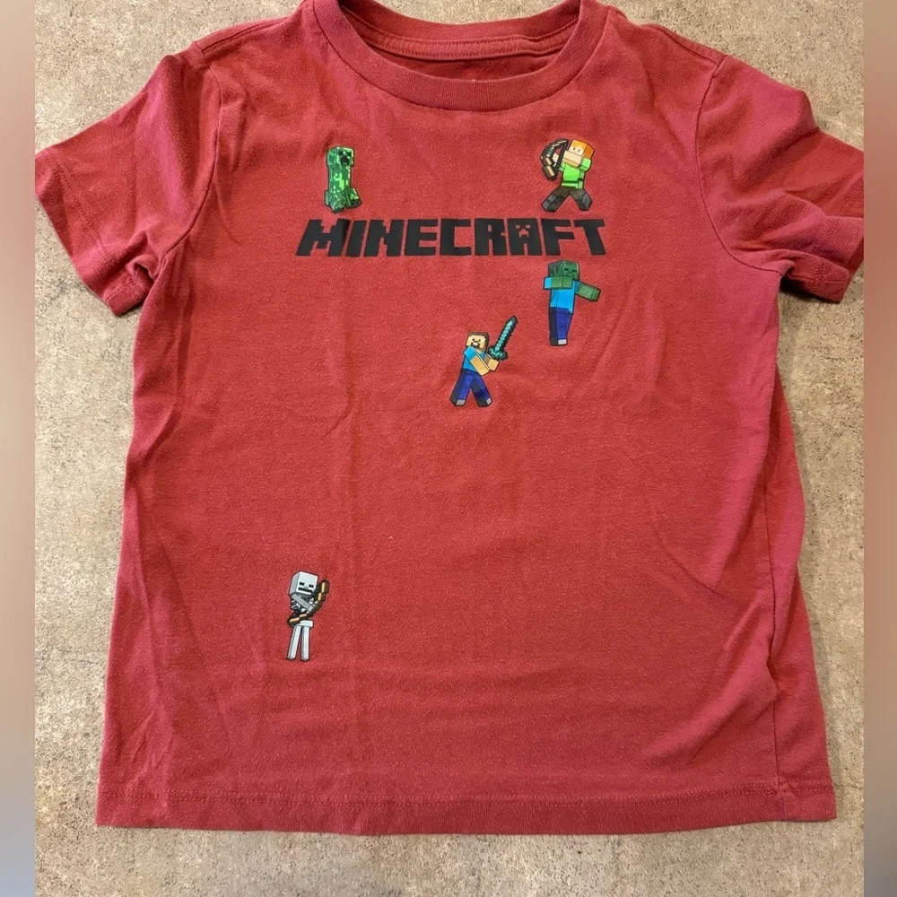 Old Navy-  Minecraft Red Short Sleeve Tee Kids, Size Youth Small 6/7